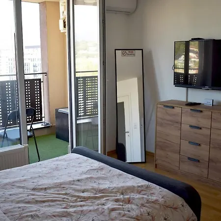 Skyline Serenity Apartment *